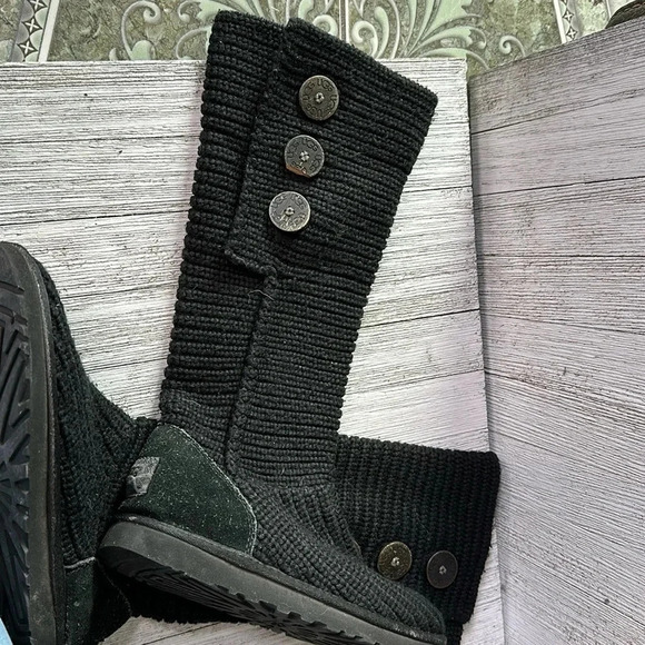 UGG Classic Cardy Boots - Picture 3 of 9